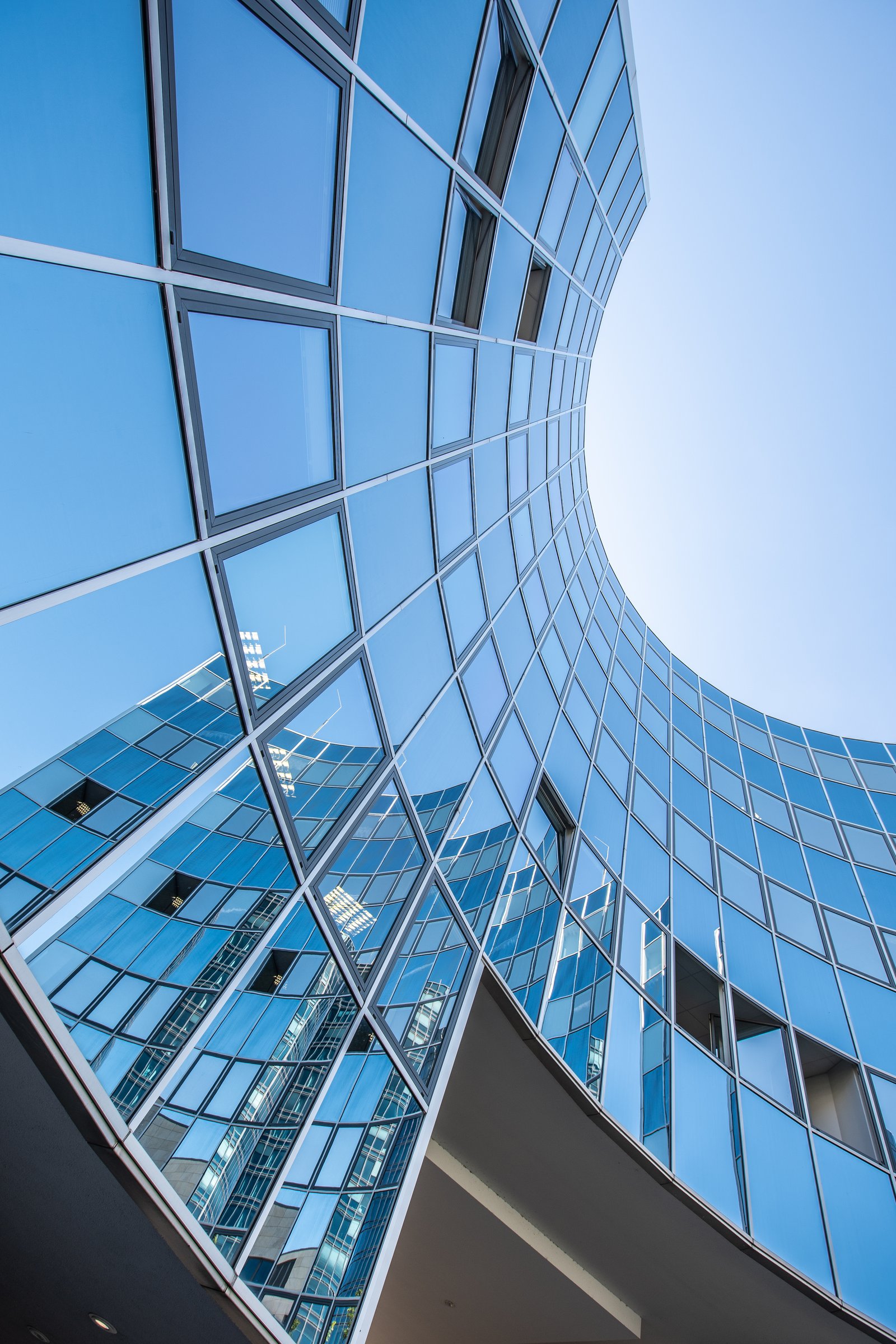 Solaris Next — Glasfassade The Curve, Stuttgart-Vaihingen